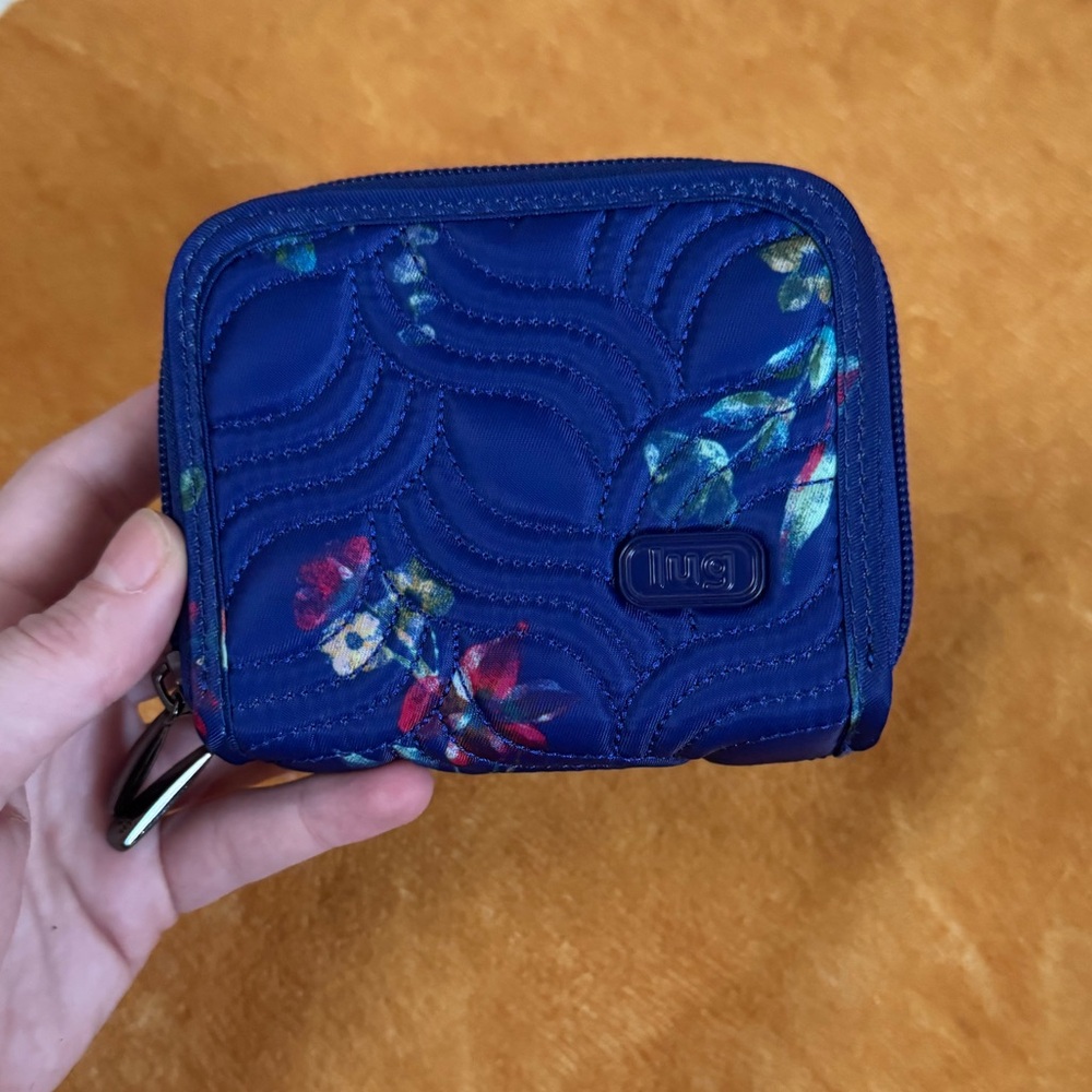 Lug Splits Blue Floral Wallet NWOT